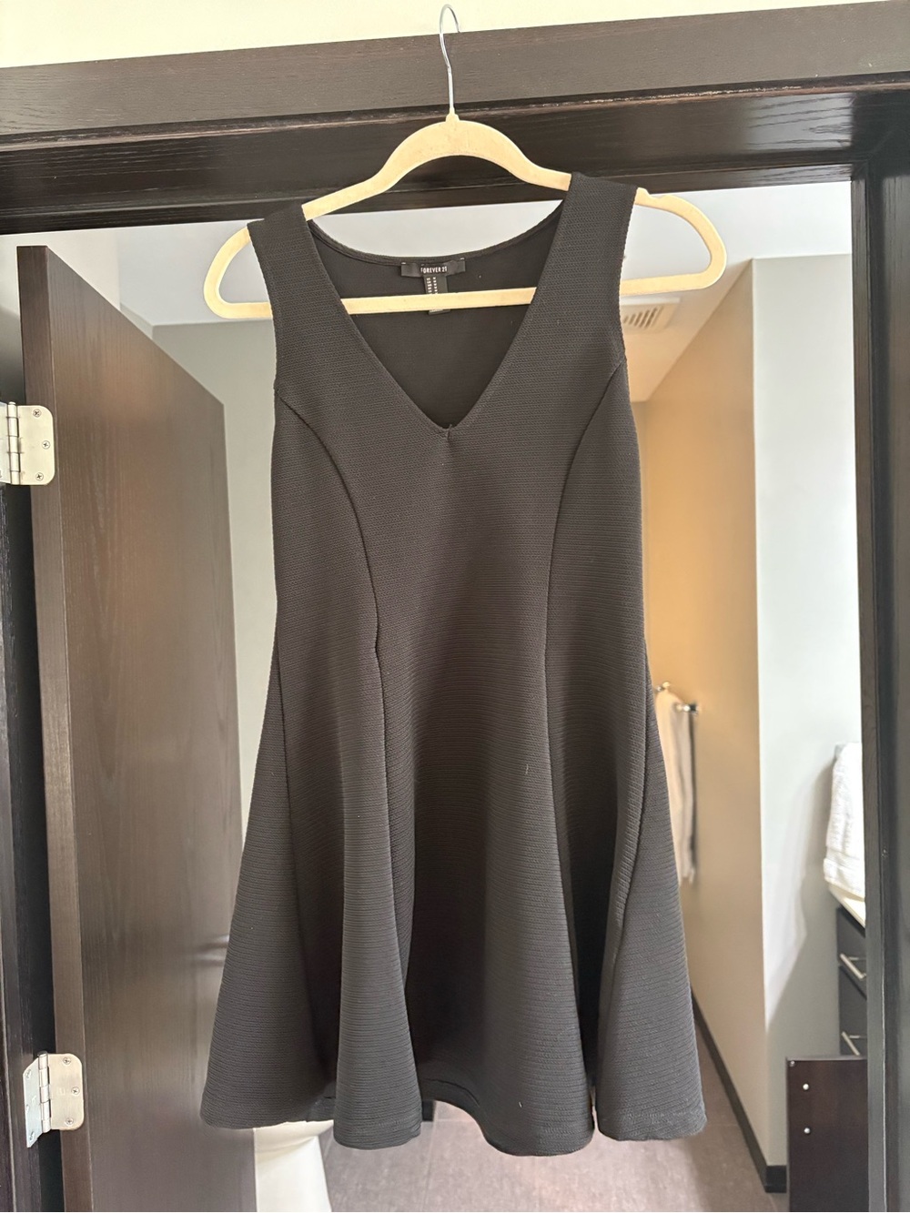 Forever 21 Black Sleeveless Fit-and-Flare Mini Dress